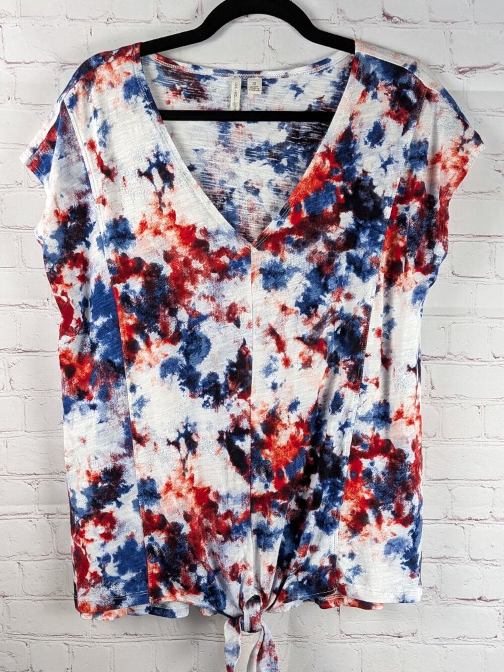 Live Well Red/White/Blue V-Neck Top XL